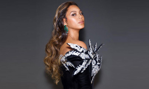 Beyoncé vestida para la cena de Nochebuena - mdmesuena.com